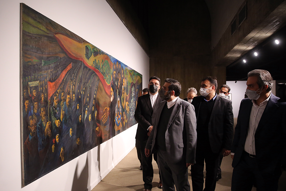 بازدید وزیر فرهنگ و ارشاد اسلامی، از نمایشگاه آینه در آینه، در موزه هنرهای معاصر تهران (عکس)